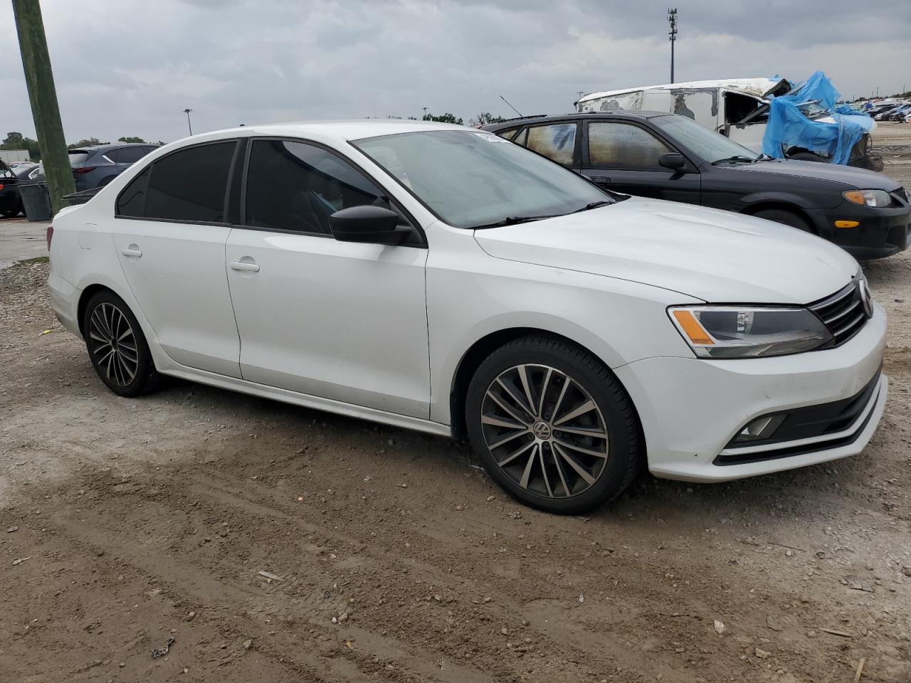 3VWD17AJ6GM411695 2016 Volkswagen Jetta Sport