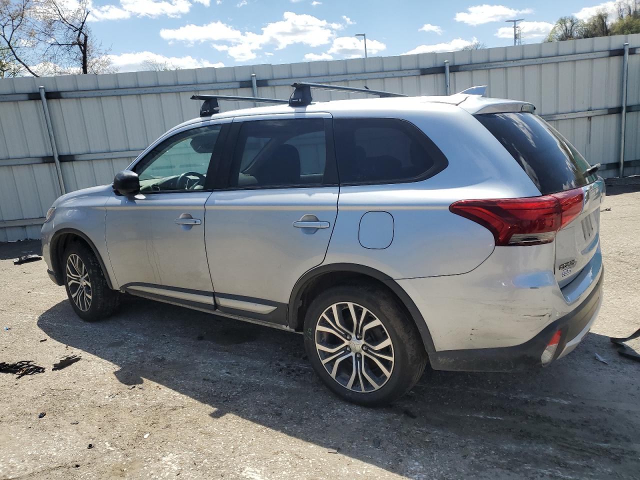 JA4AZ2A33HZ057731 2017 Mitsubishi Outlander Es