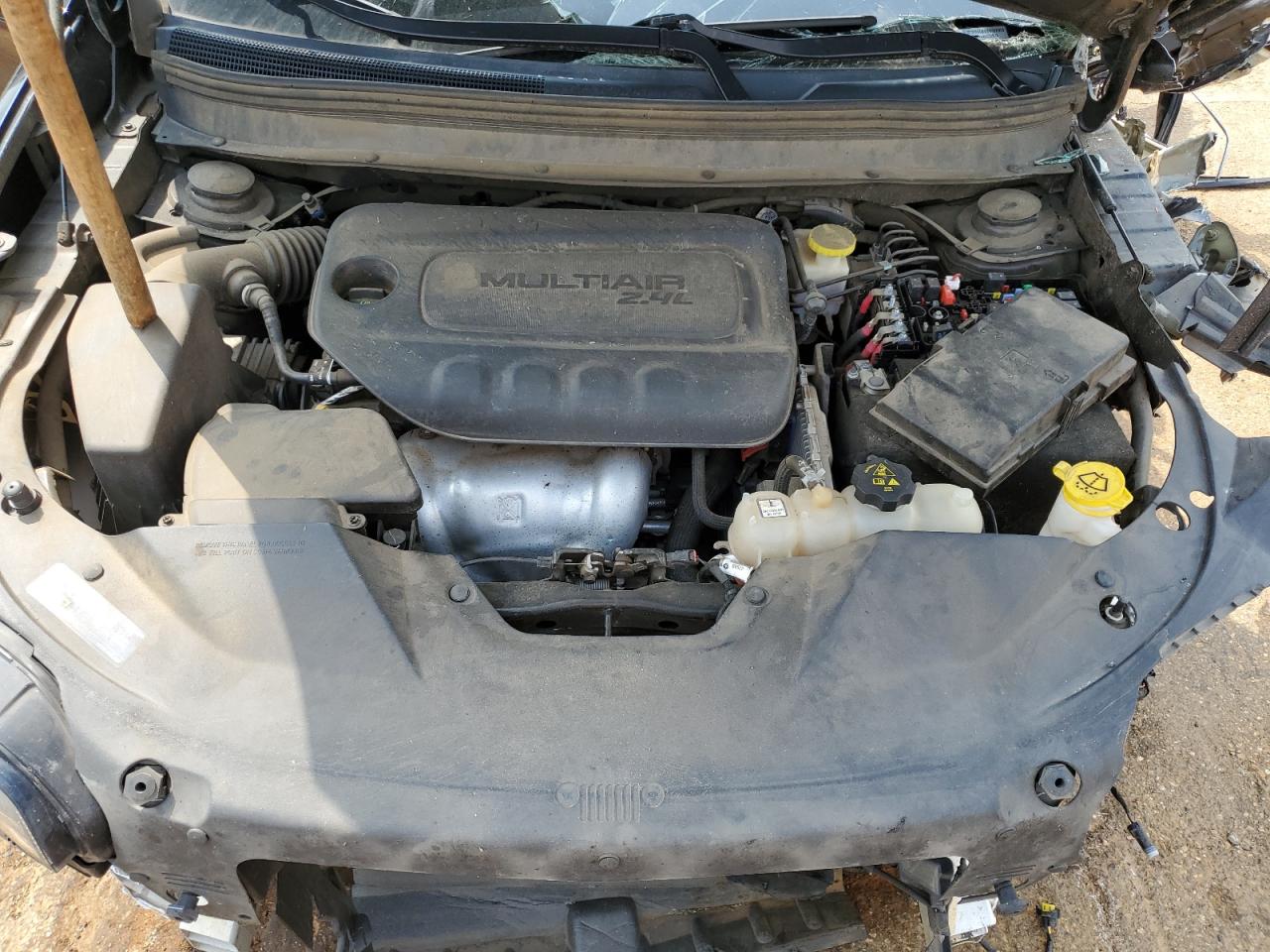 1C4PJLLBXKD332825 2019 Jeep Cherokee Latitude Plus