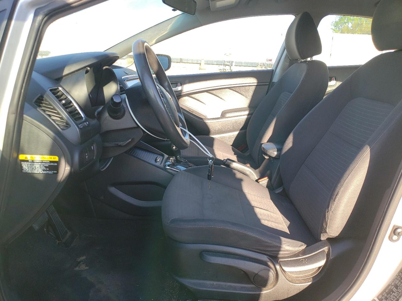 3KPFL4A74JE244702 2018 Kia Forte Lx