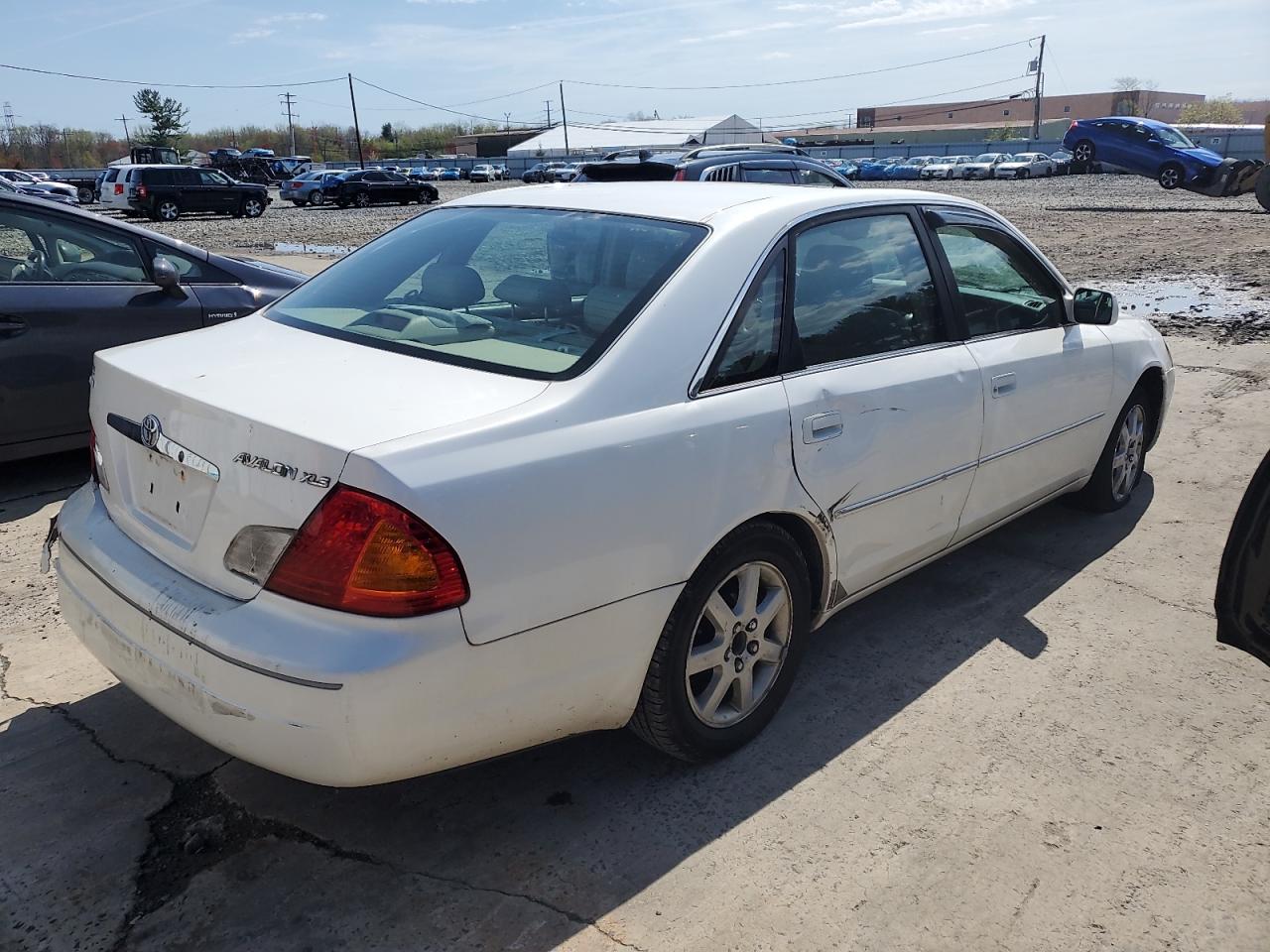 4T1BF28B72U258242 2002 Toyota Avalon Xl