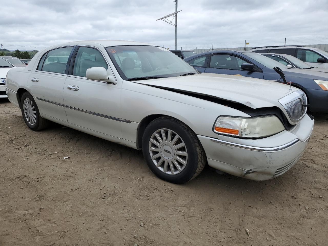 Lot #2501359211 2005 LINCOLN TOWN CAR S