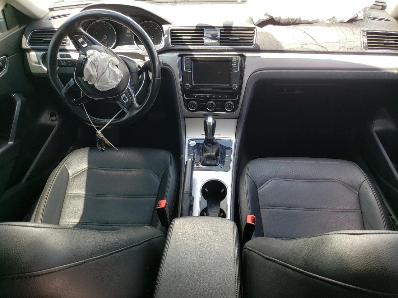 1VWLA7A32KC013987 2019 Volkswagen Passat Wolfsburg