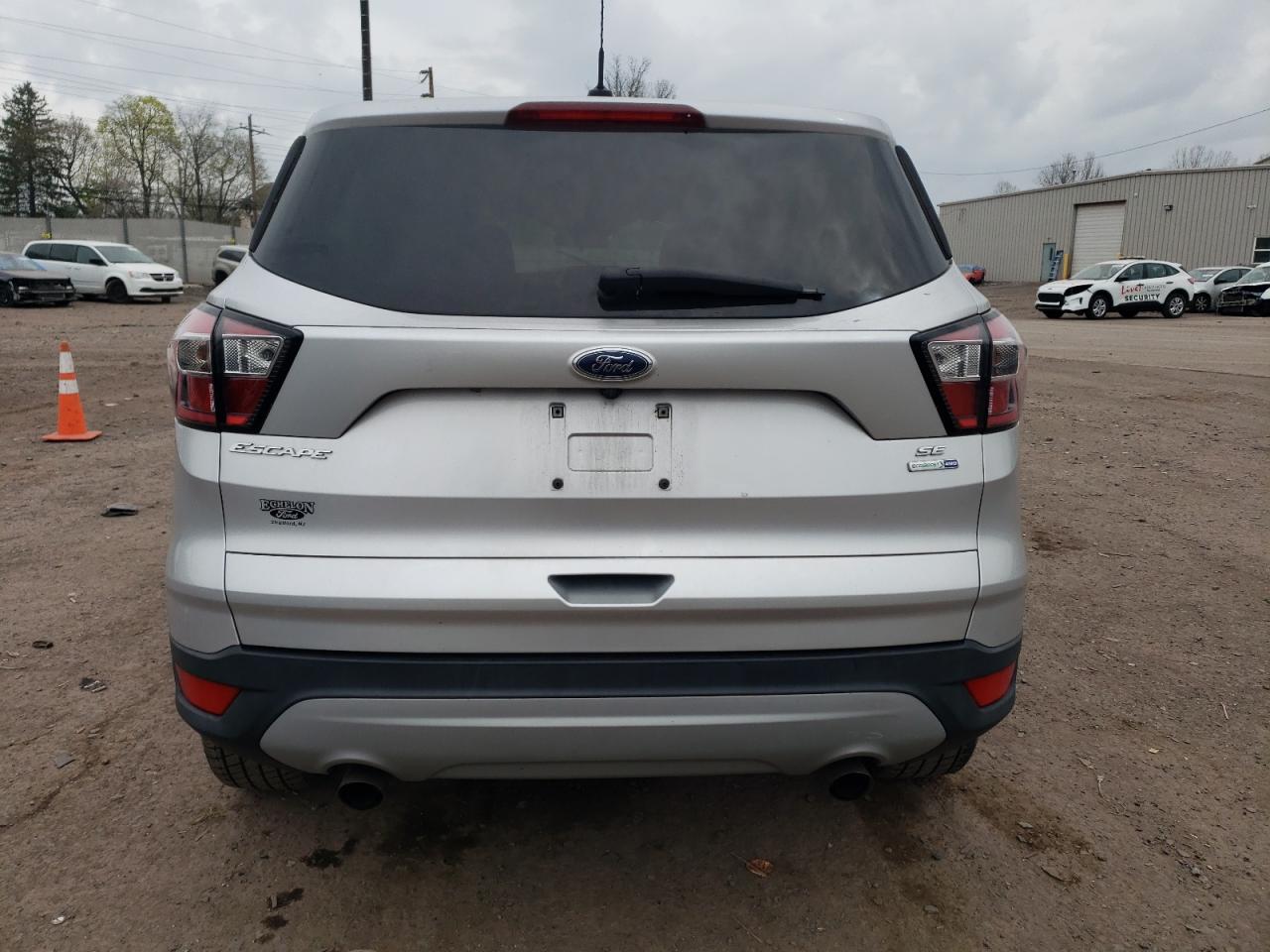 1FMCU9G95HUB67187 2017 Ford Escape Se