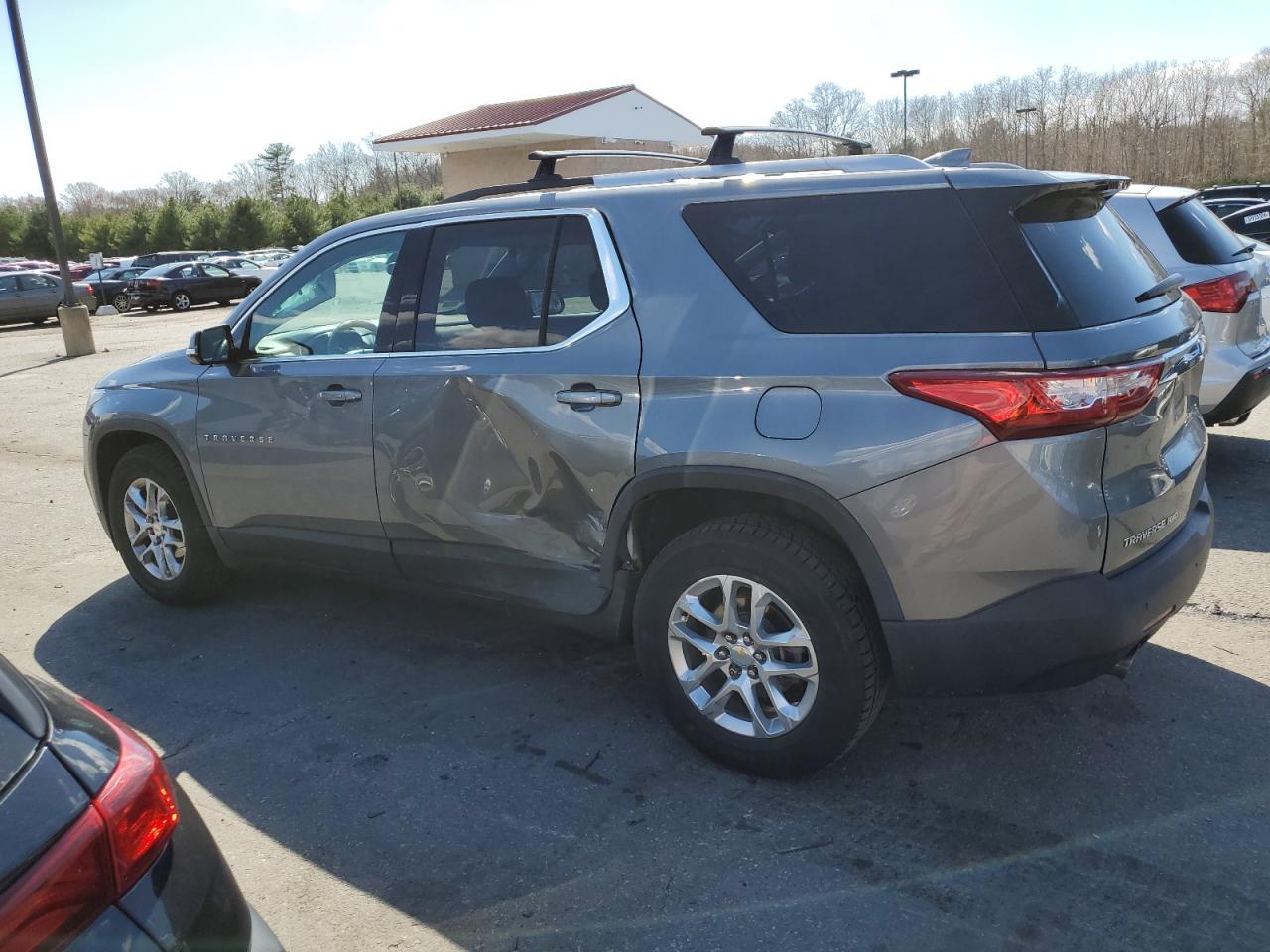 1GNEVGKW6JJ284061 2018 Chevrolet Traverse Lt