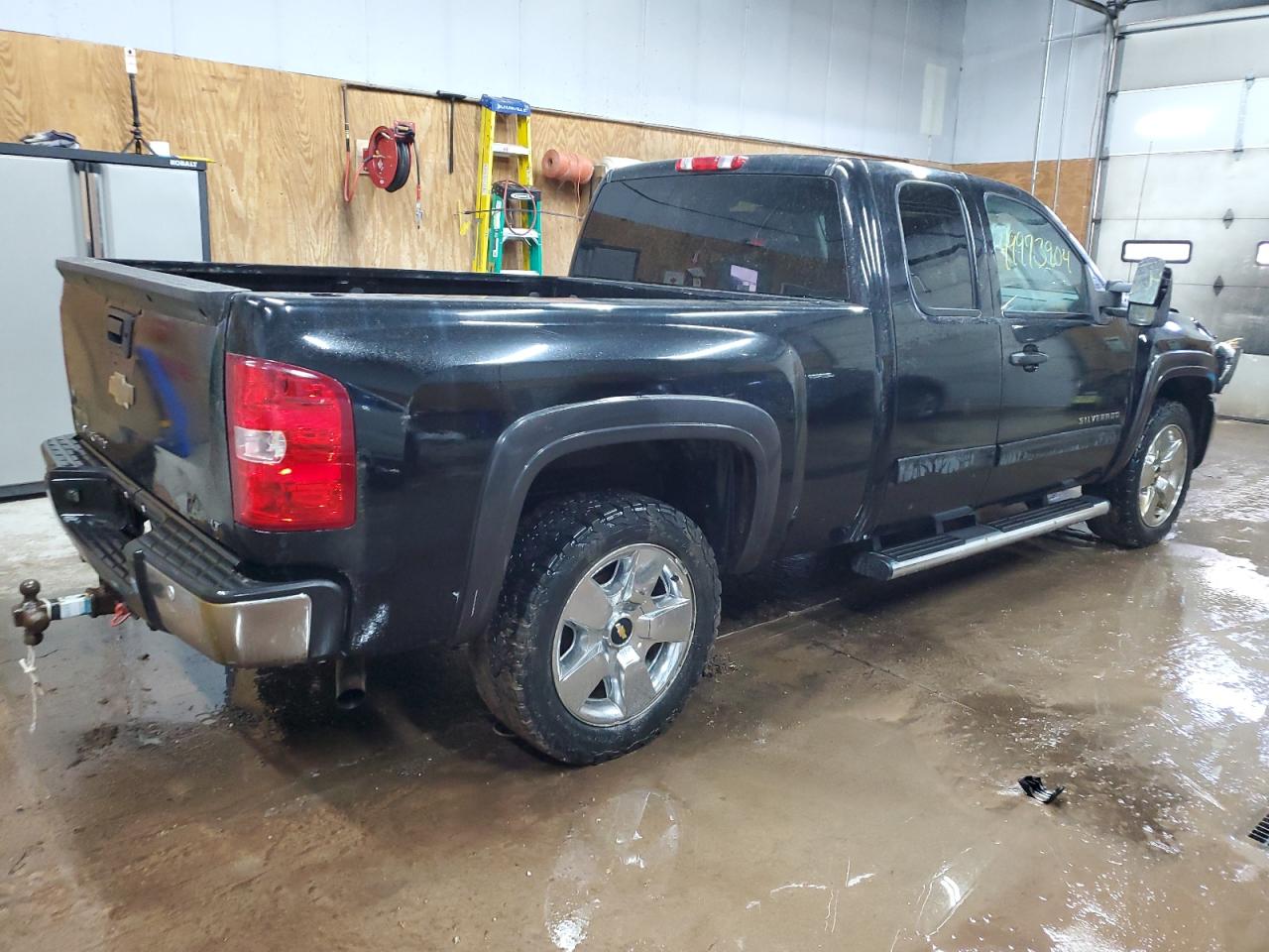 1GCRKSE31BZ133008 2011 Chevrolet Silverado K1500 Lt