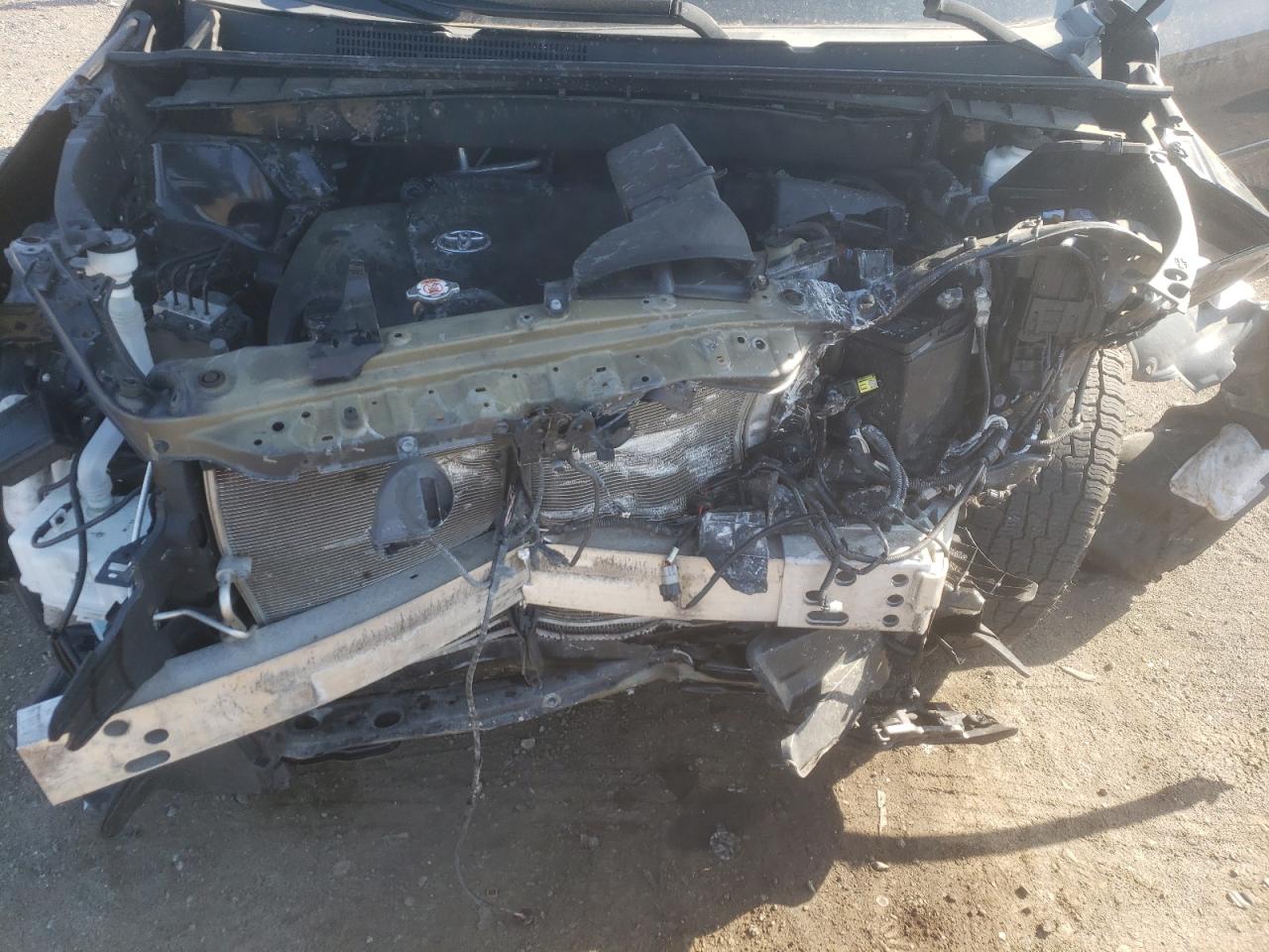 5TDJZRFH4KS617641 2019 Toyota Highlander Se