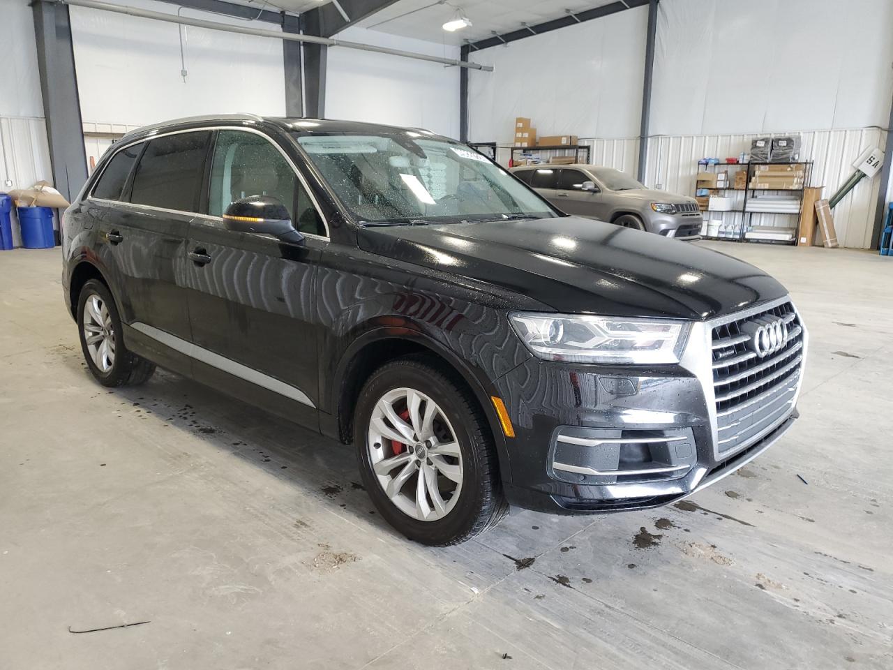 WA1AAAF78HD019650 2017 Audi Q7 Premium