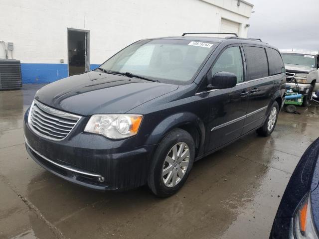 Lot #2485217878 2014 CHRYSLER TOWN AND C salvage car