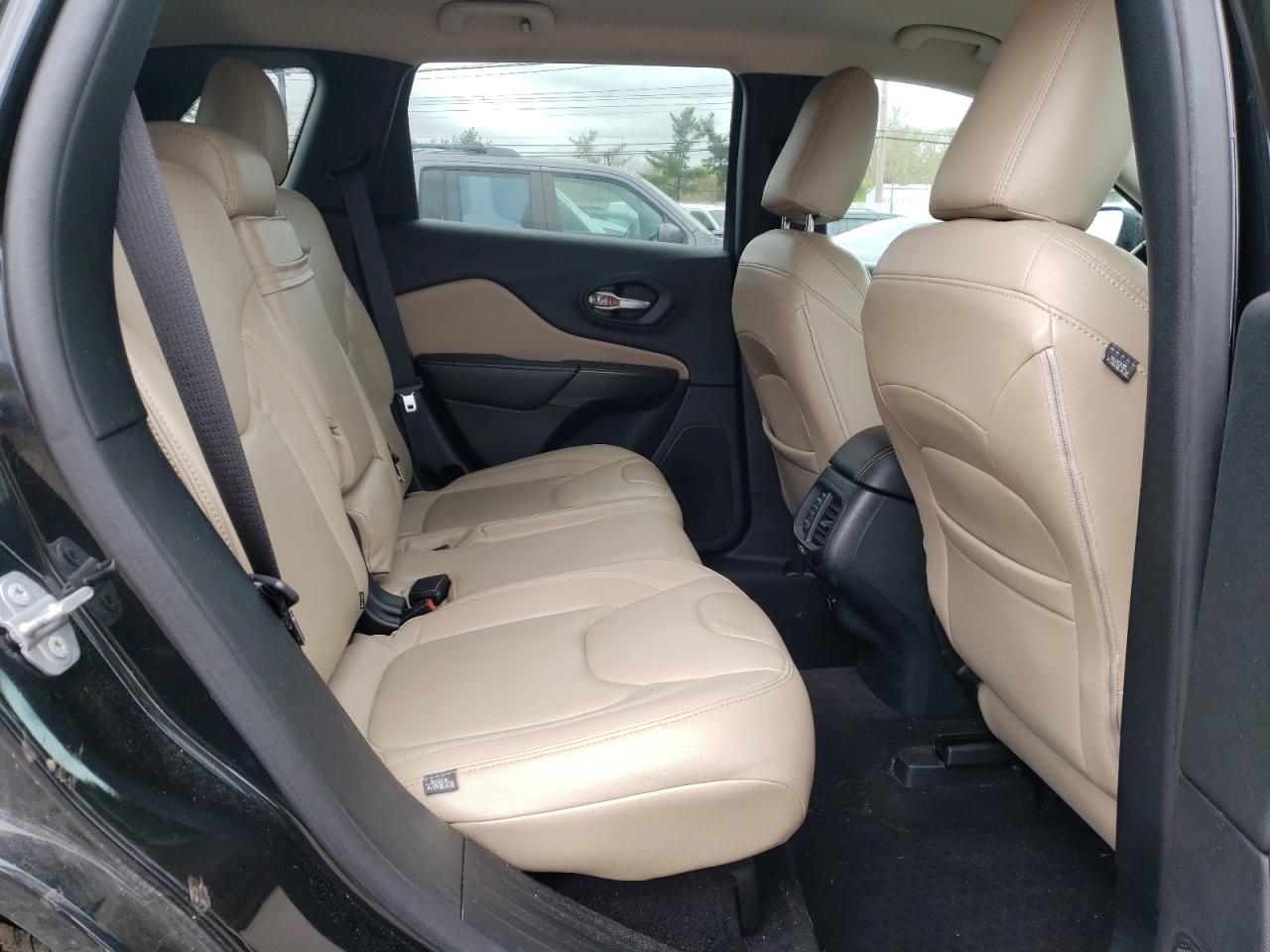 1C4PJMCB8GW221255 2016 Jeep Cherokee Latitude