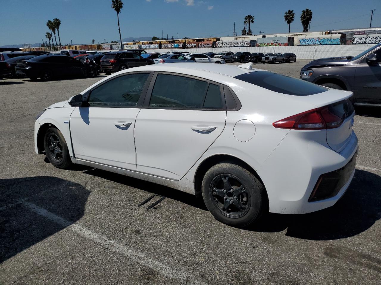 2018 Hyundai Ioniq Blue vin: KMHC65LC6JU061020