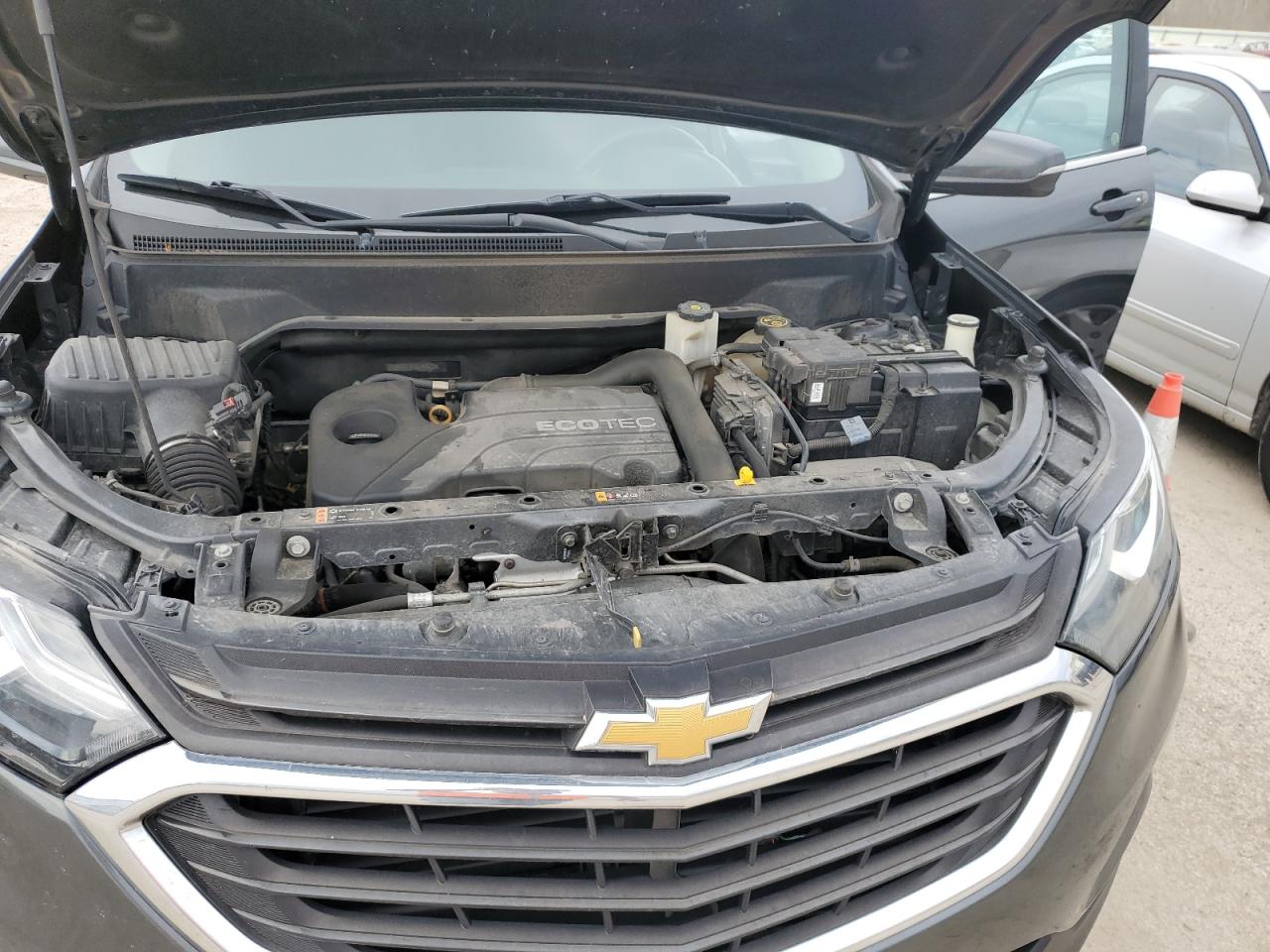 2GNAXSEV9J6240602 2018 Chevrolet Equinox Lt