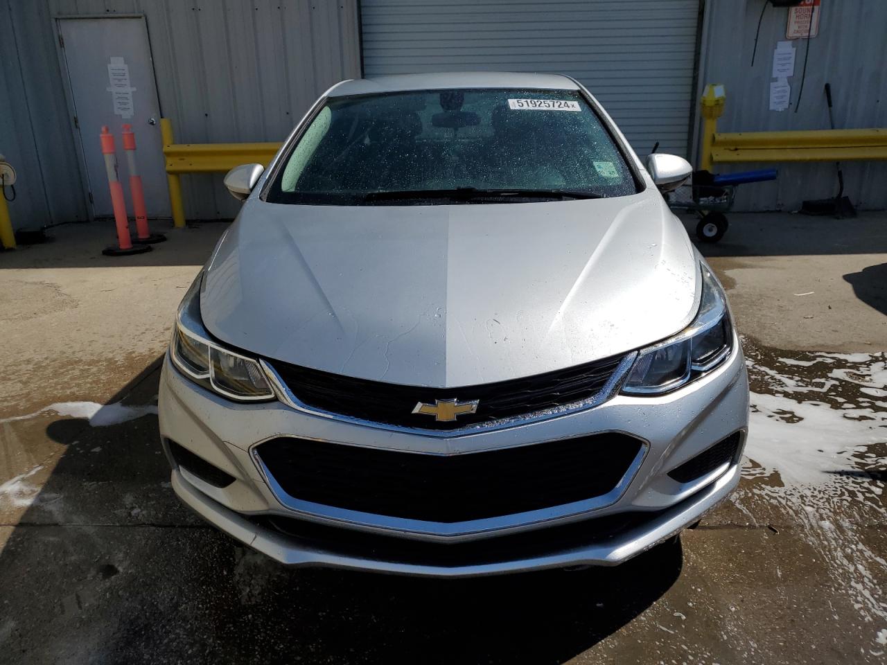 2018 Chevrolet Cruze Ls vin: 1G1BC5SM1J7188378