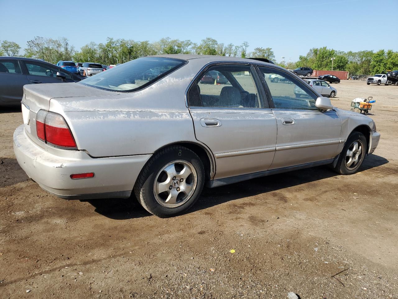 1HGCD5608VA168140 1997 Honda Accord Se