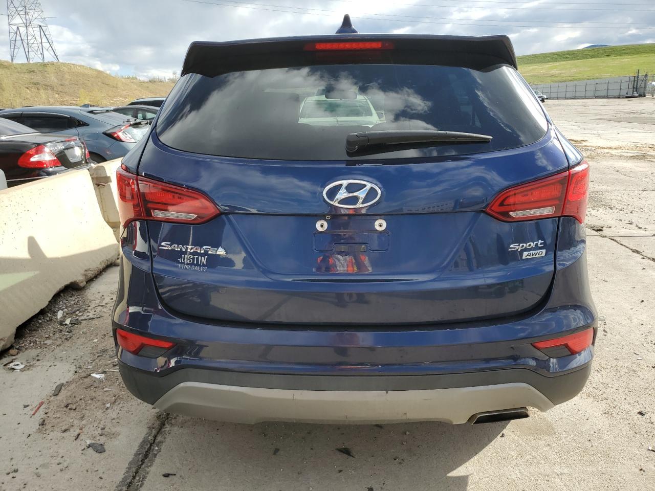 5XYZTDLB8HG465652 2017 Hyundai Santa Fe Sport