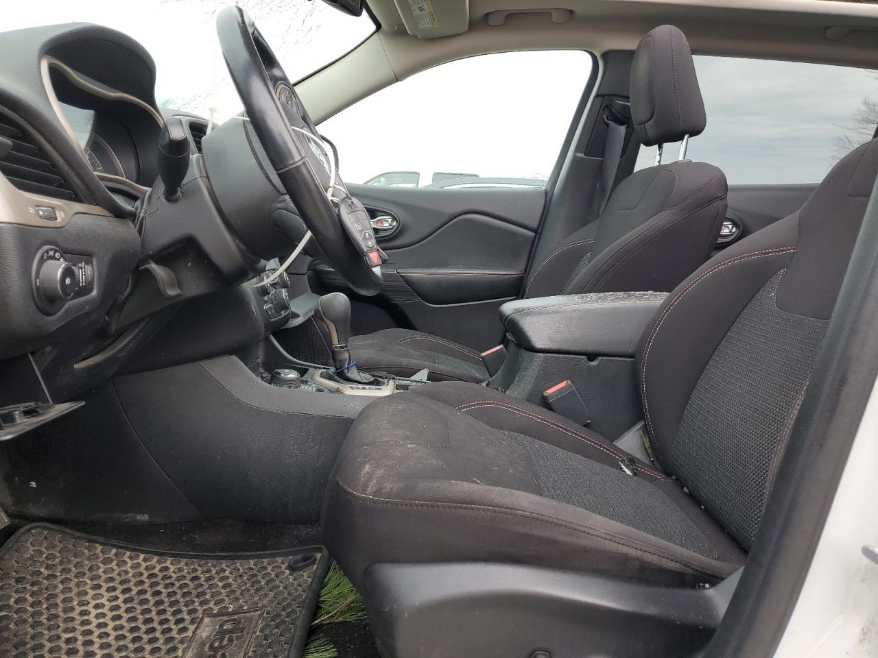 1C4PJMCS1GW268305 2016 Jeep Cherokee Latitude