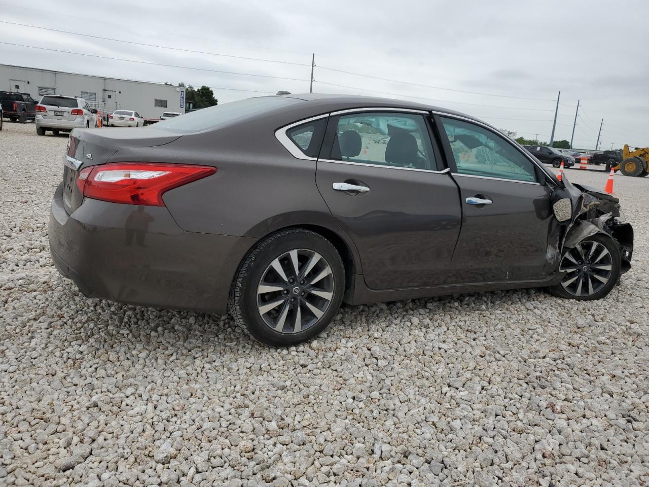 1N4AL3AP9HC228670 2017 Nissan Altima 2.5