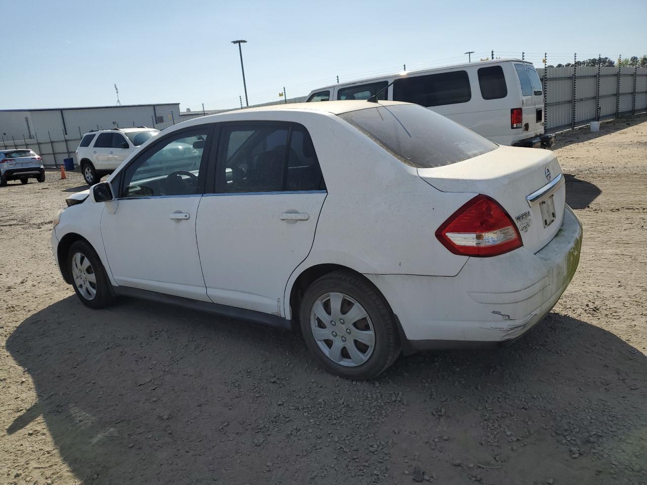 3N1BC11E98L388623 2008 Nissan Versa S