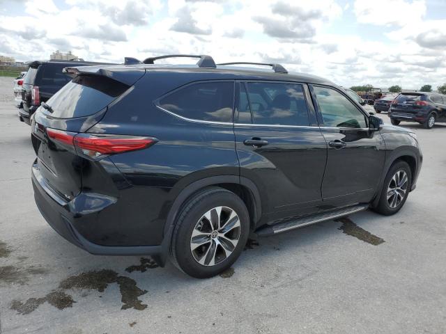 VIN 5TDGZRAH4MS071136 2021 Toyota Highlander, Xle no.3