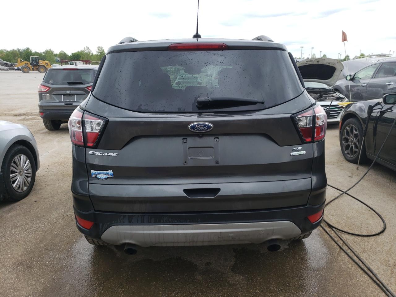 1FMCU0GD1JUC74680 2018 Ford Escape Se