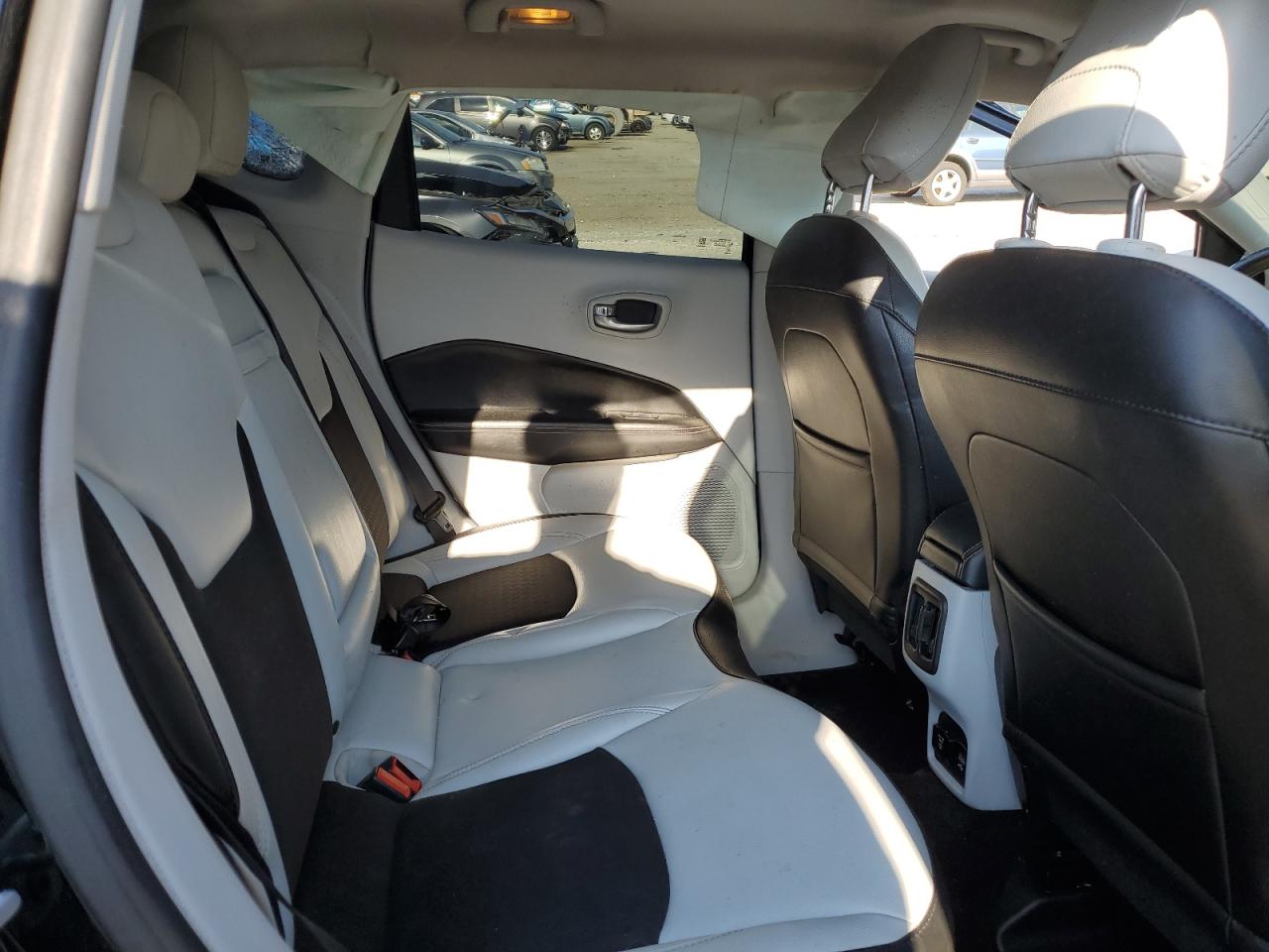 3C4NJCBB4KT743494 2019 Jeep Compass Latitude