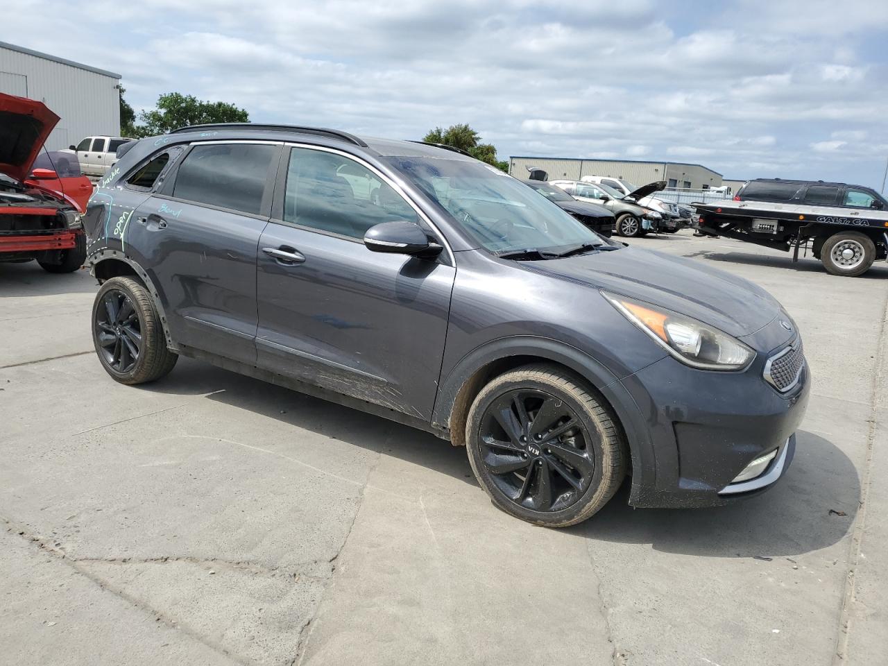 KNDCC3LC1J5133978 2018 Kia Niro Ex