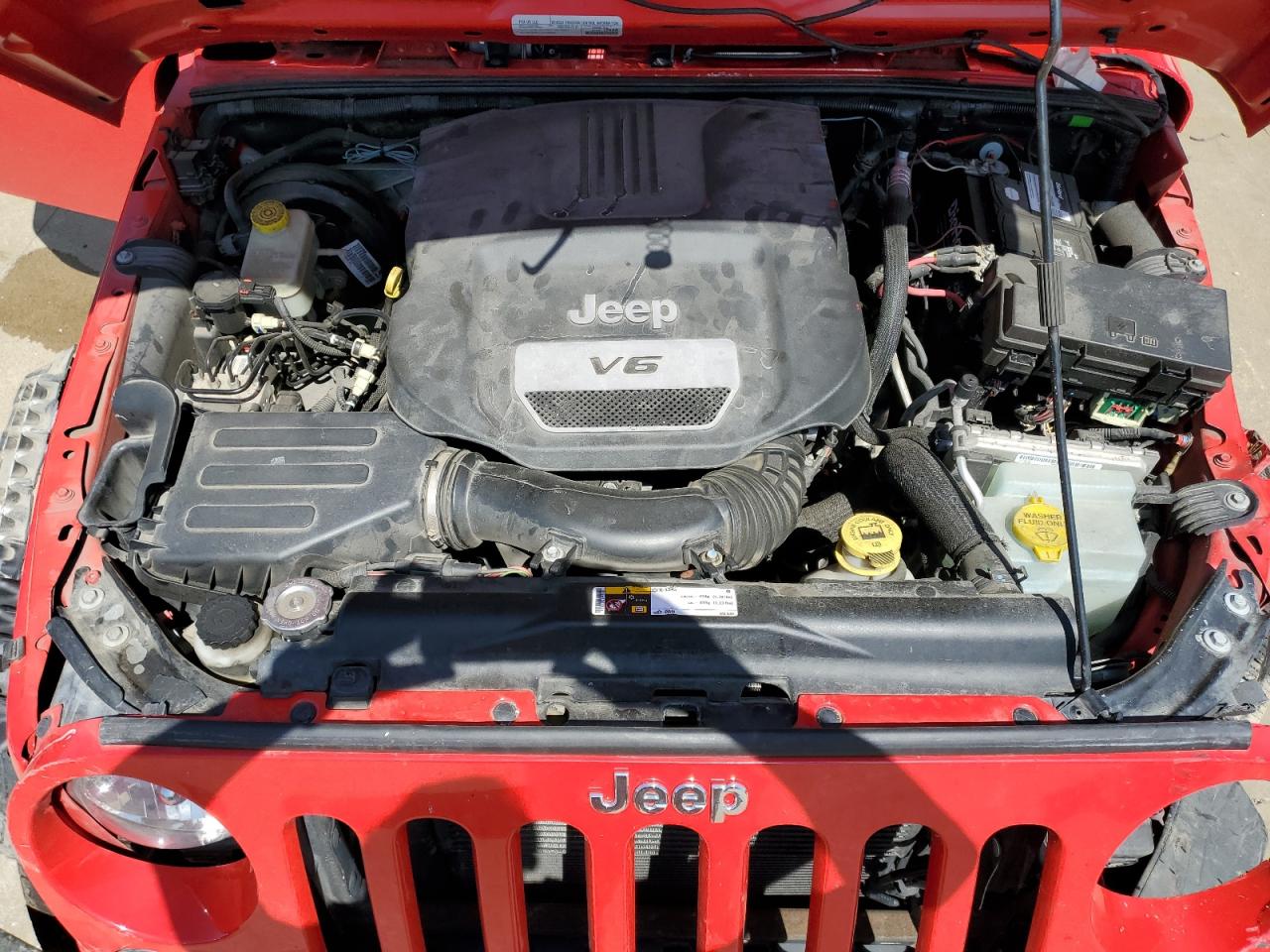 1C4BJWKG8FL652052 2015 Jeep Wrangler Unlimited Sport