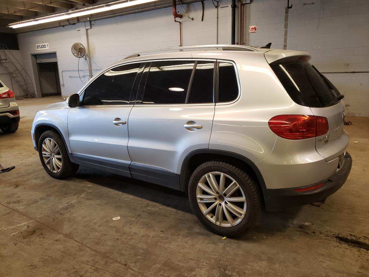 2013 Volkswagen Tiguan S vin: WVGAV7AX9DW543937