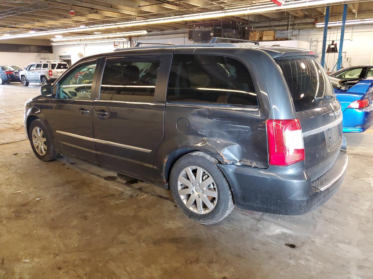 2A4RR8DG3BR759053 2011 Chrysler Town & Country Touring L