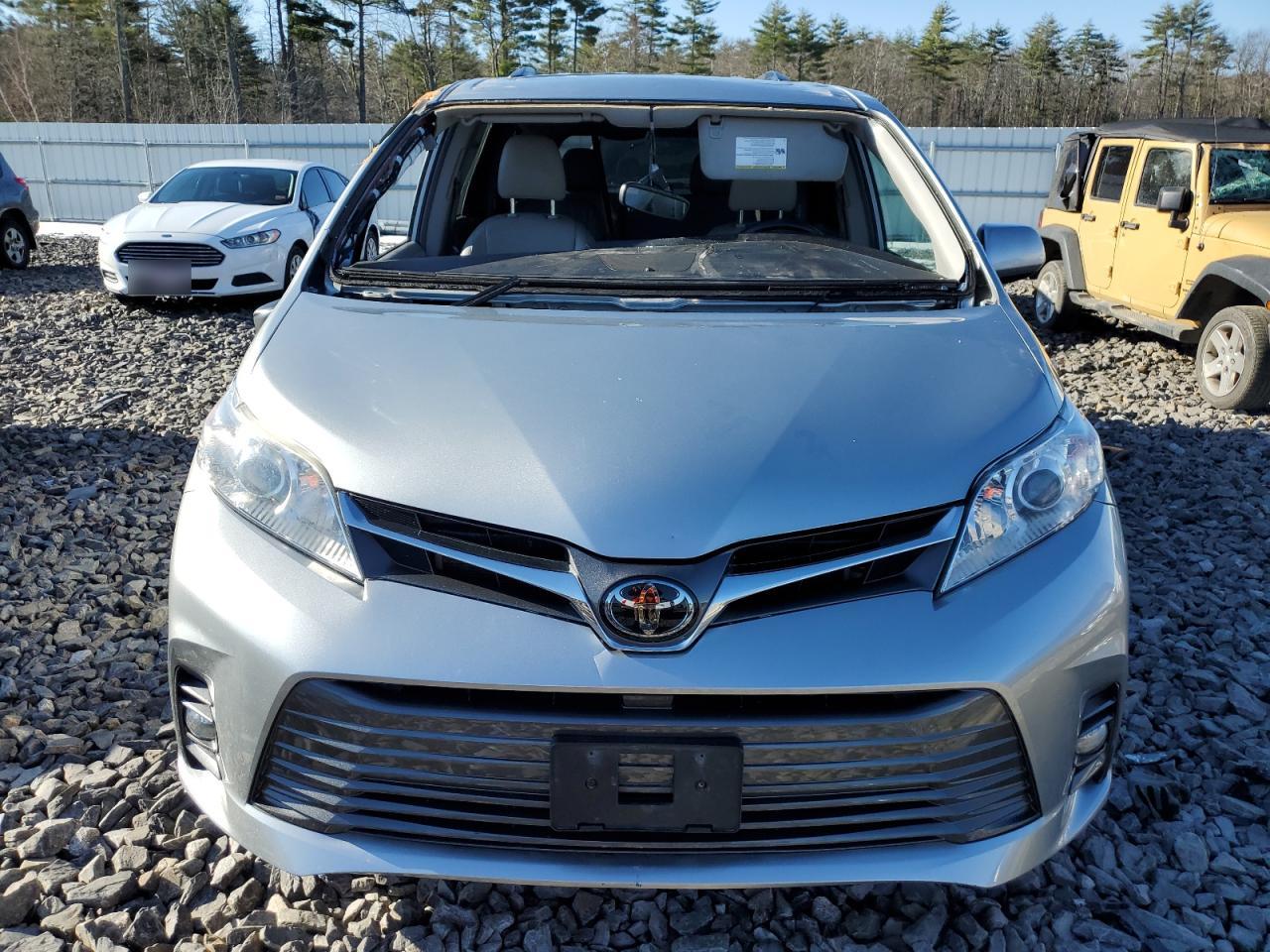 Lot #2836150497 2019 TOYOTA SIENNA XLE