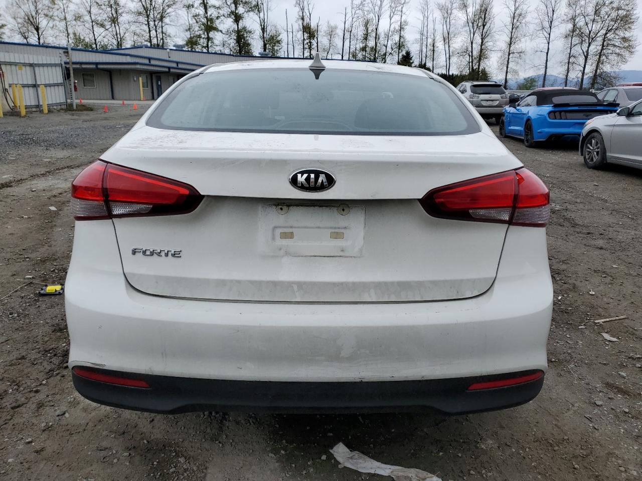 3KPFK4A74HE066075 2017 Kia Forte Lx