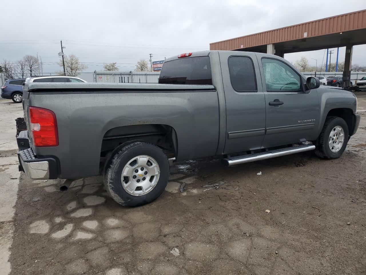 1GCRCSE09BZ330205 2011 Chevrolet Silverado C1500 Lt