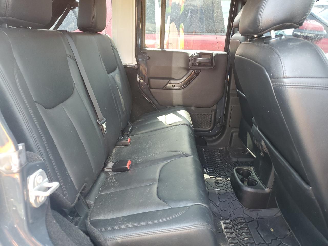 1C4BJWEG7HL695229 2017 Jeep Wrangler Unlimited Sahara