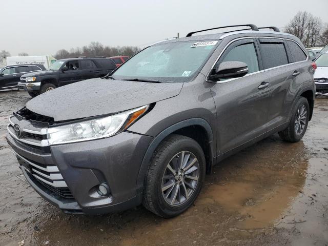 VIN 5TDJZRFH2KS704860 2019 Toyota Highlander, SE no.1