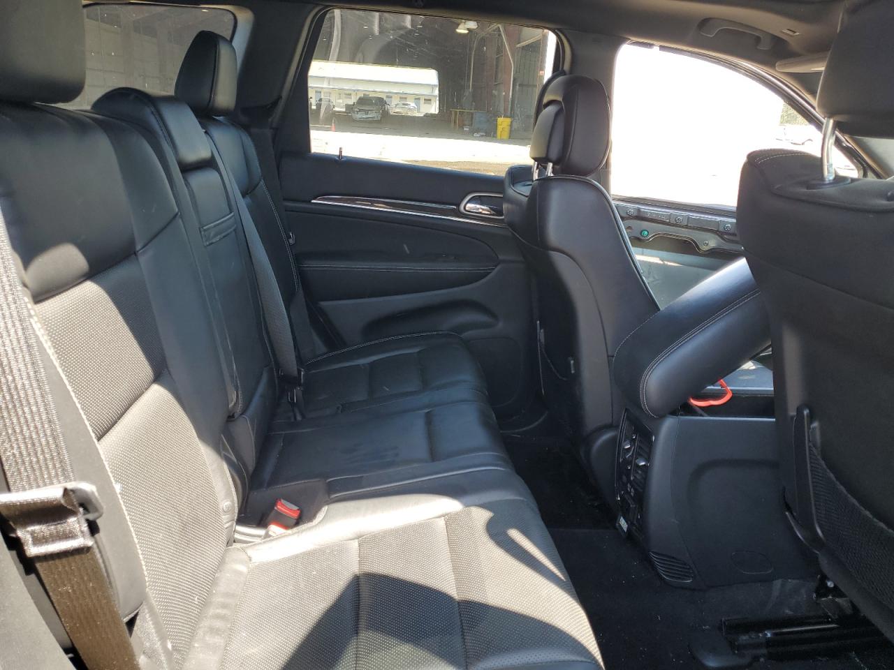 1C4RJECG8HC923556 2017 Jeep Grand Cherokee Overland