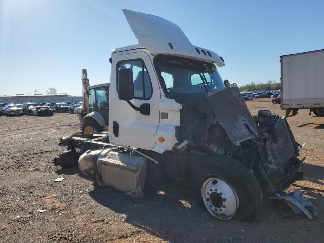 Lot #2469139618 2018 FREIGHTLINER CASCADIA 1 salvage car