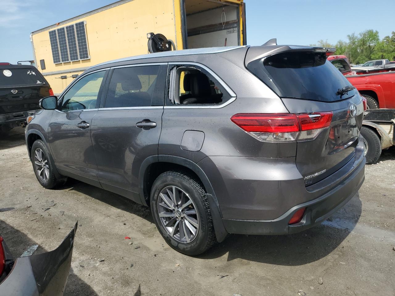 Lot #2952946819 2019 TOYOTA HIGHLANDER