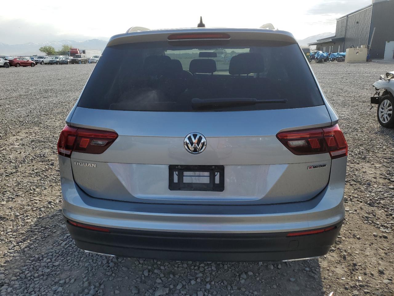 3VV0B7AX3LM177935 2020 Volkswagen Tiguan S