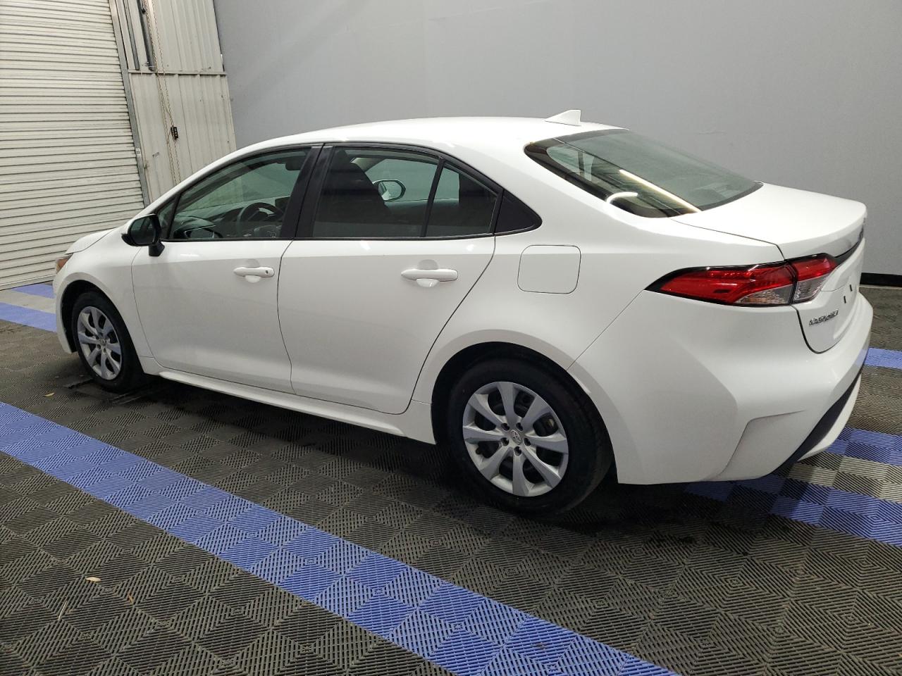 2022 Toyota Corolla Le vin: 5YFEPMAE9NP313922