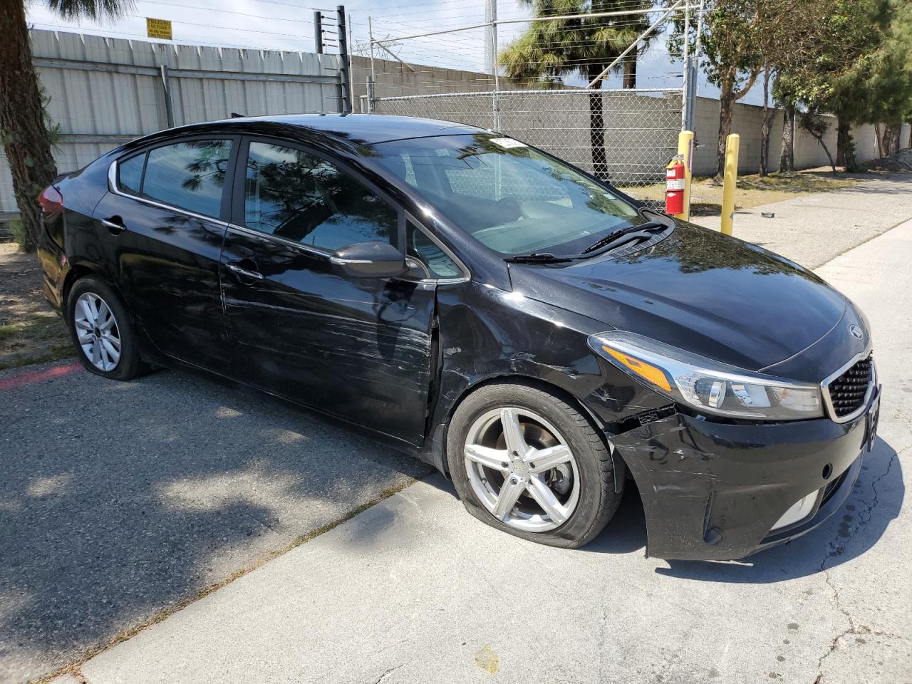 3KPFL4A77HE105724 2017 Kia Forte Lx