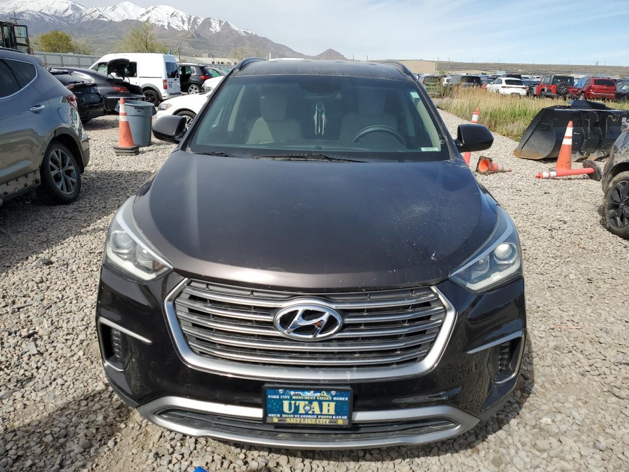 2017 Hyundai Santa Fe Se vin: KM8SMDHF4HU220111