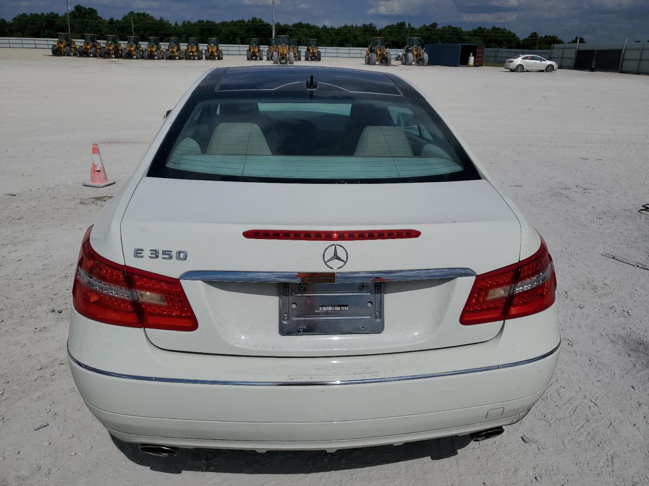 WDDKJ5GB4BF073372 2011 Mercedes-Benz E 350