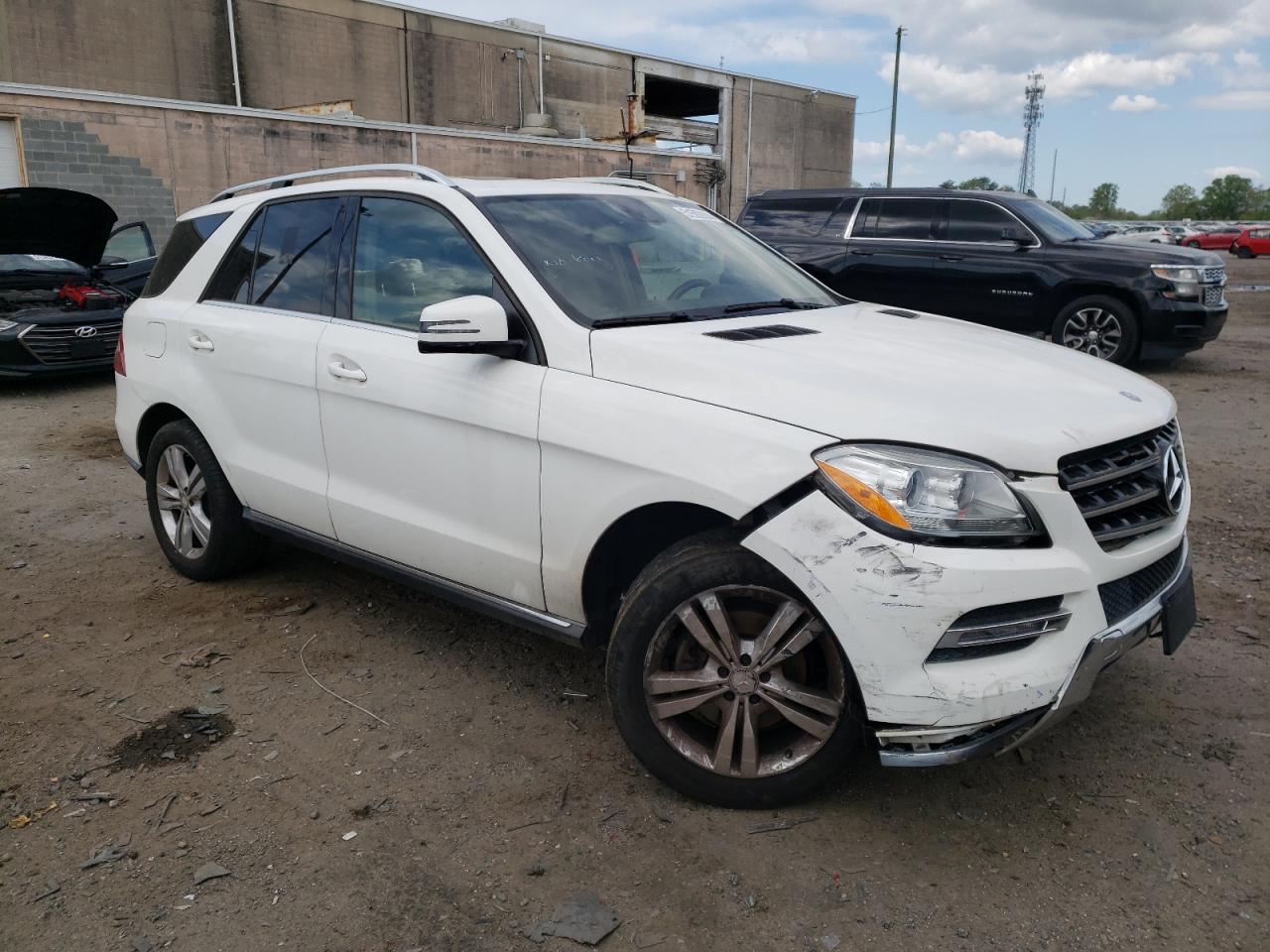 2015 Mercedes-Benz Ml 350 4Matic vin: 4JGDA5HB5FA613375