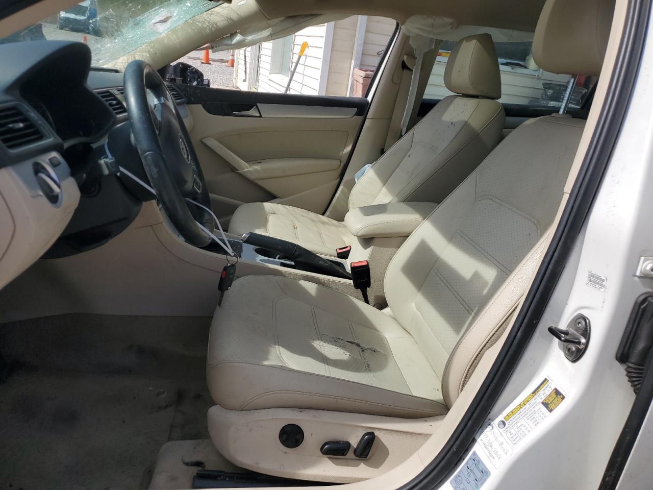 1VWBP7A3XDC053795 2013 Volkswagen Passat Se