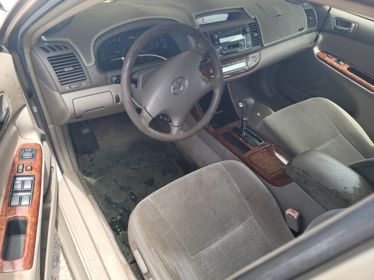 JTDBF32K940152386 2004 Toyota Camry Le