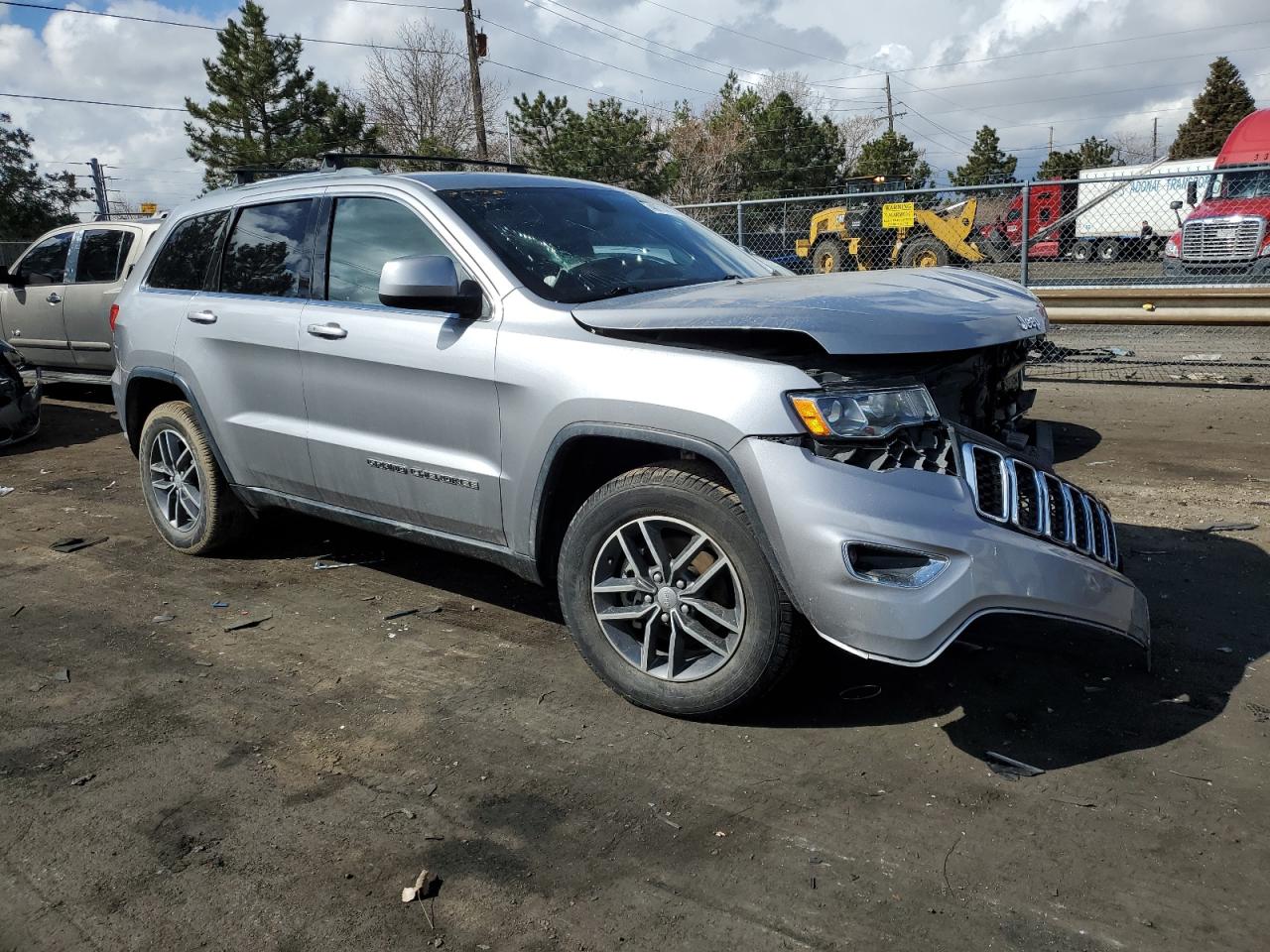 1C4RJEAG5JC397458 2018 Jeep Grand Cherokee Laredo