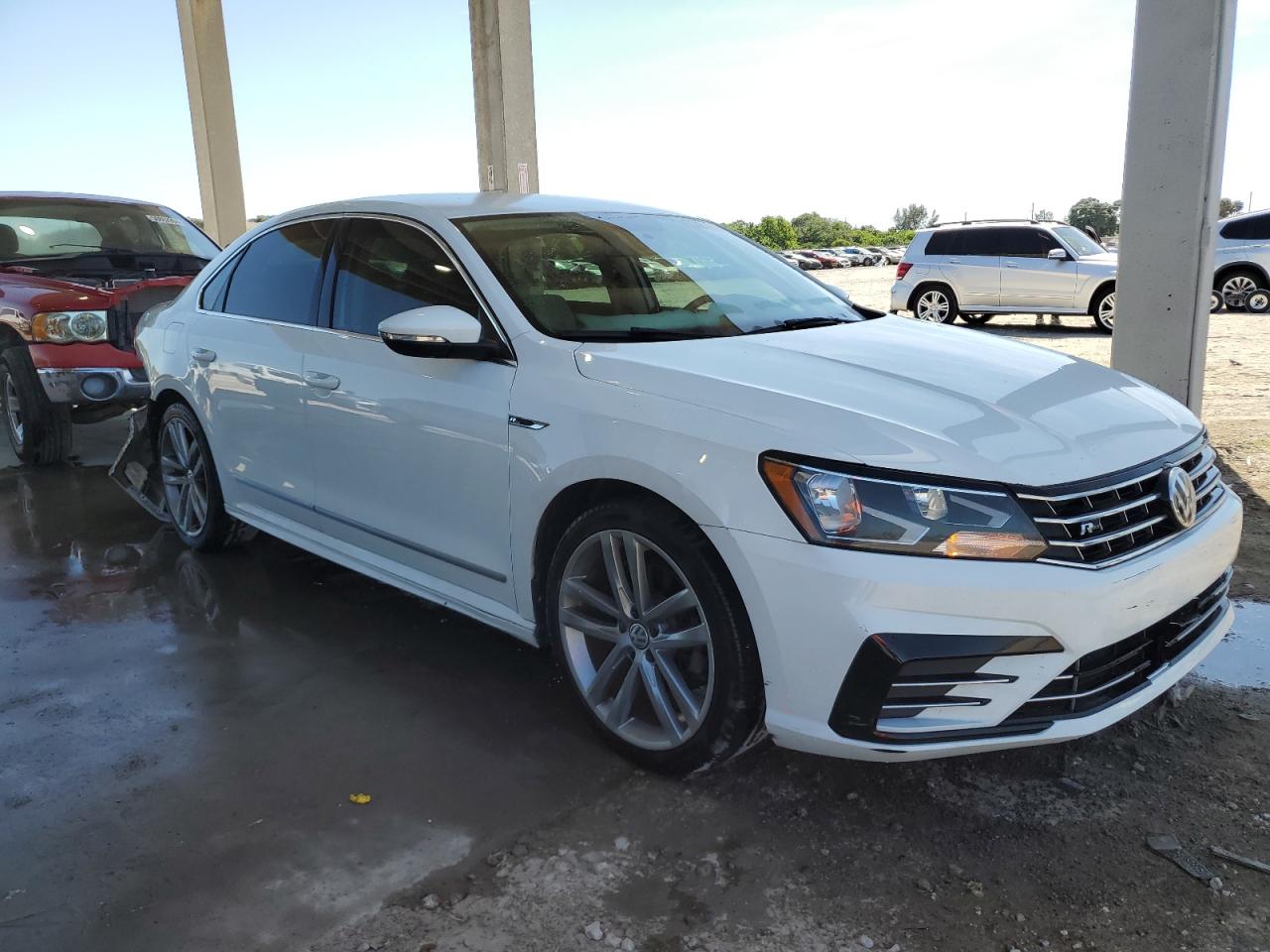 1VWDT7A30HC015194 2017 Volkswagen Passat R-Line