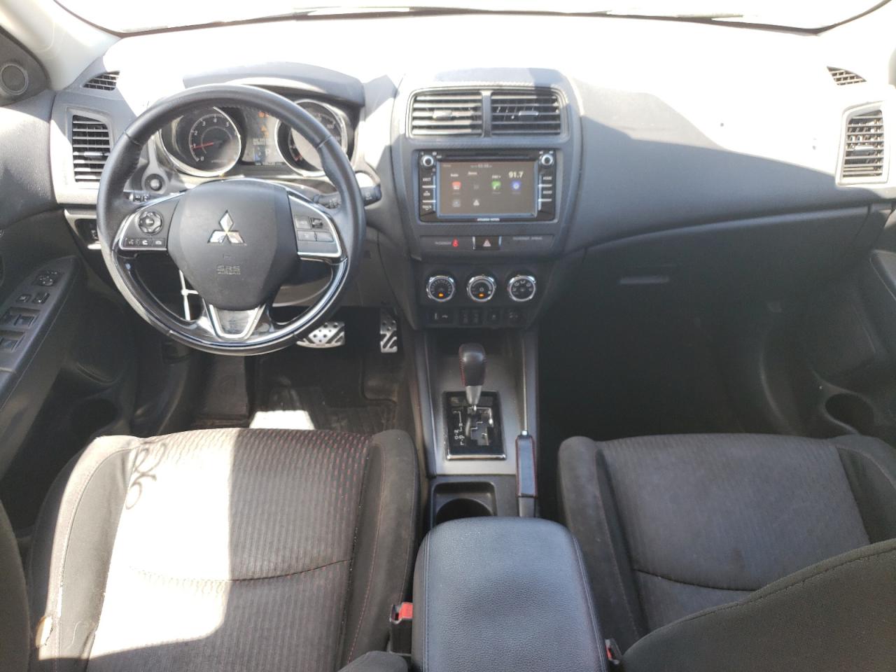 JA4AP3AUXJU014530 2018 Mitsubishi Outlander Sport Es