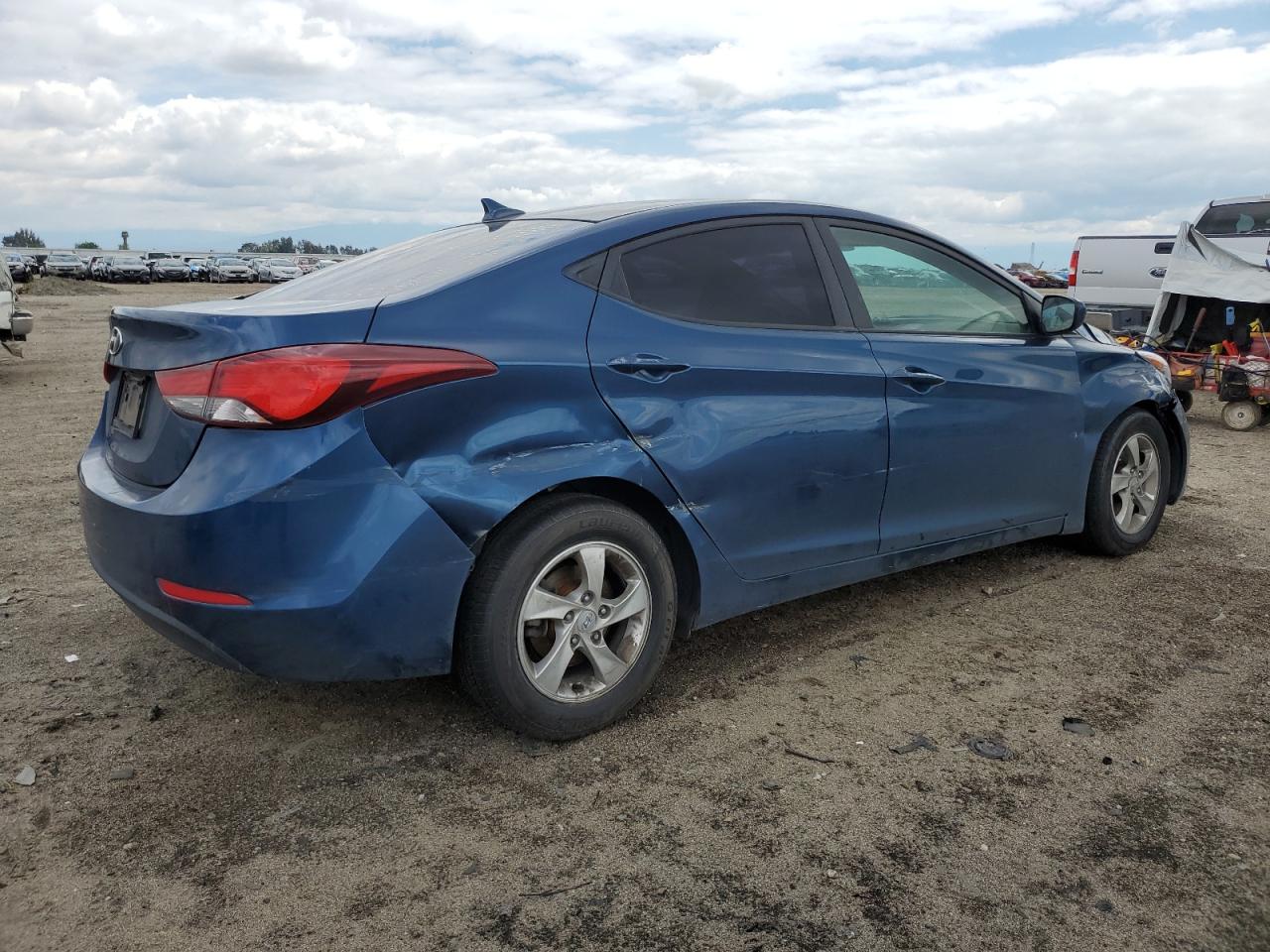 KMHDH4AE8FU251406 2015 Hyundai Elantra Se