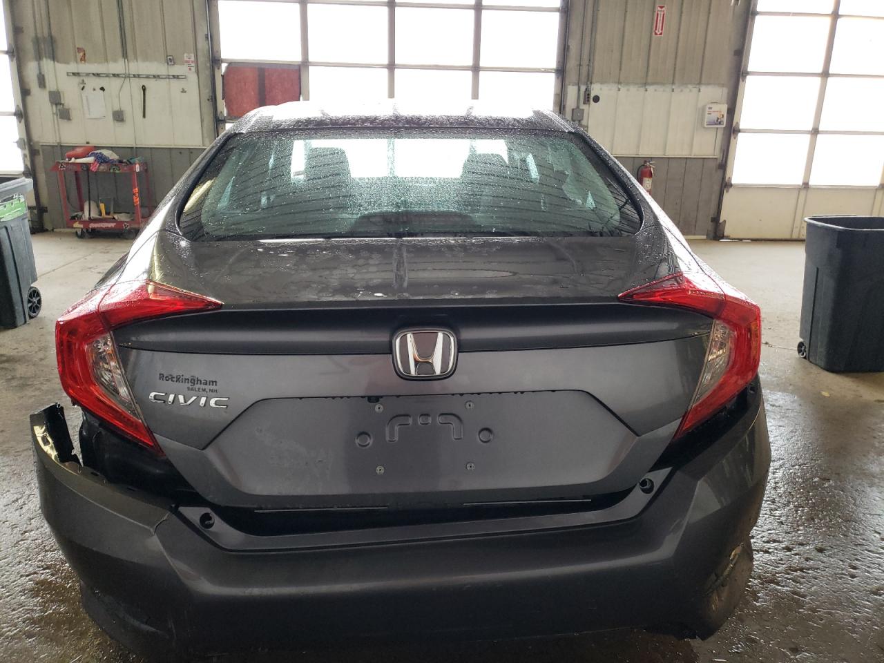 2018 Honda Civic Lx vin: 2HGFC2F53JH575708